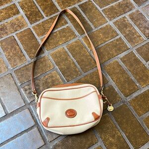 Vintage Dooney & Bourke Bone White & British Tan Leather Zip Top Crossbo…